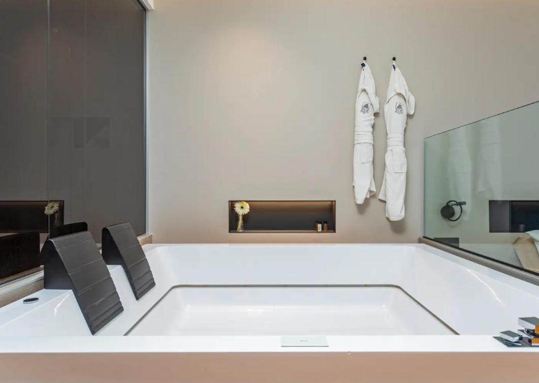 Zoe Luxury Bed & Breakfast