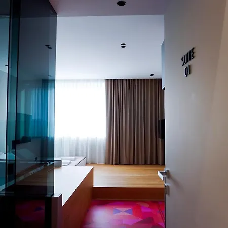 Zoe Luxury Suites Aeroporto di Catania Fontana Rossa Esterno foto