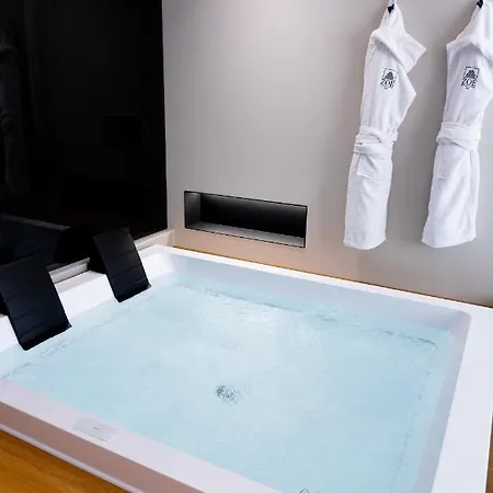 Zoe Luxury Suites Aeroporto di Catania Fontana Rossa Esterno foto