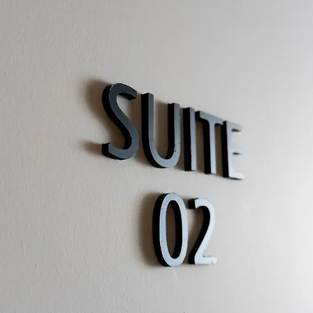 Zoe Luxury Suites Aeroporto di Catania Fontana Rossa Esterno foto