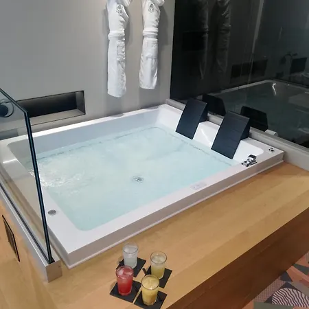 Zoe Luxury Suites Aeroporto di Catania Fontana Rossa Esterno foto