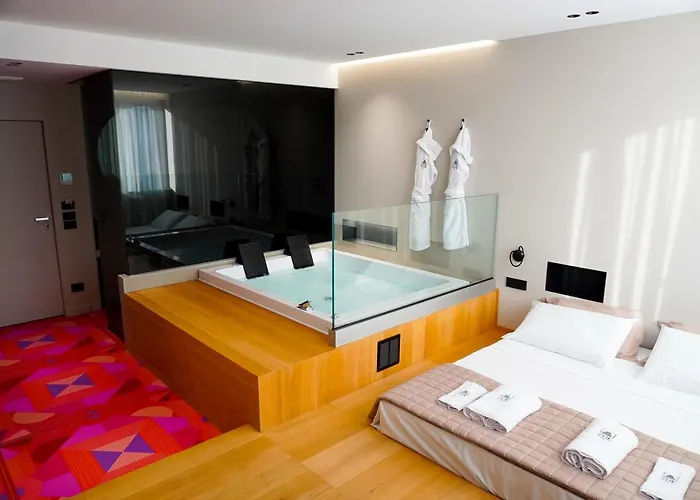 Zoe Luxury Suites