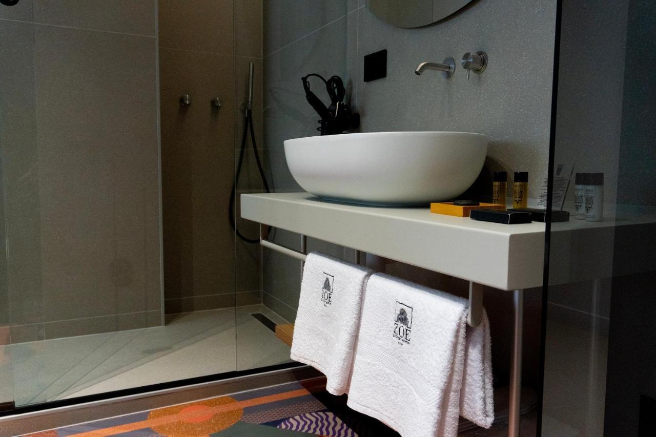 Zoe Luxury